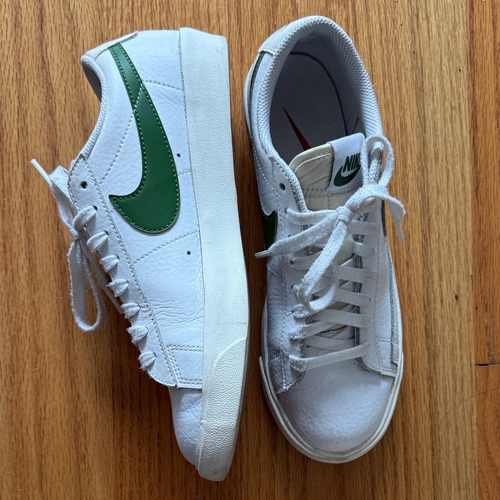 Nike Kids/Women’s White Sneakers with Green Swoosh